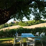 Il Mandorlo - E Azienda Agricola Ferrato * Ancône