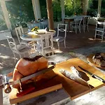 Alojamento de Turismo Rural Il Mandorlo - E Azienda Agricola Ferrato *