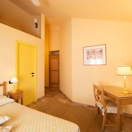 Il Mandorlo Alloggio per agriturismo Ancona