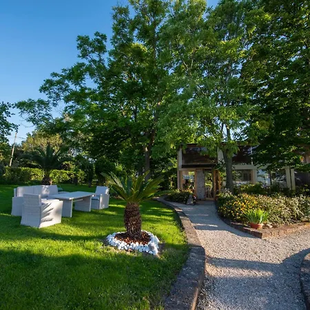 Il Mandorlo - E Azienda Agricola Ferrato Bauernhof *